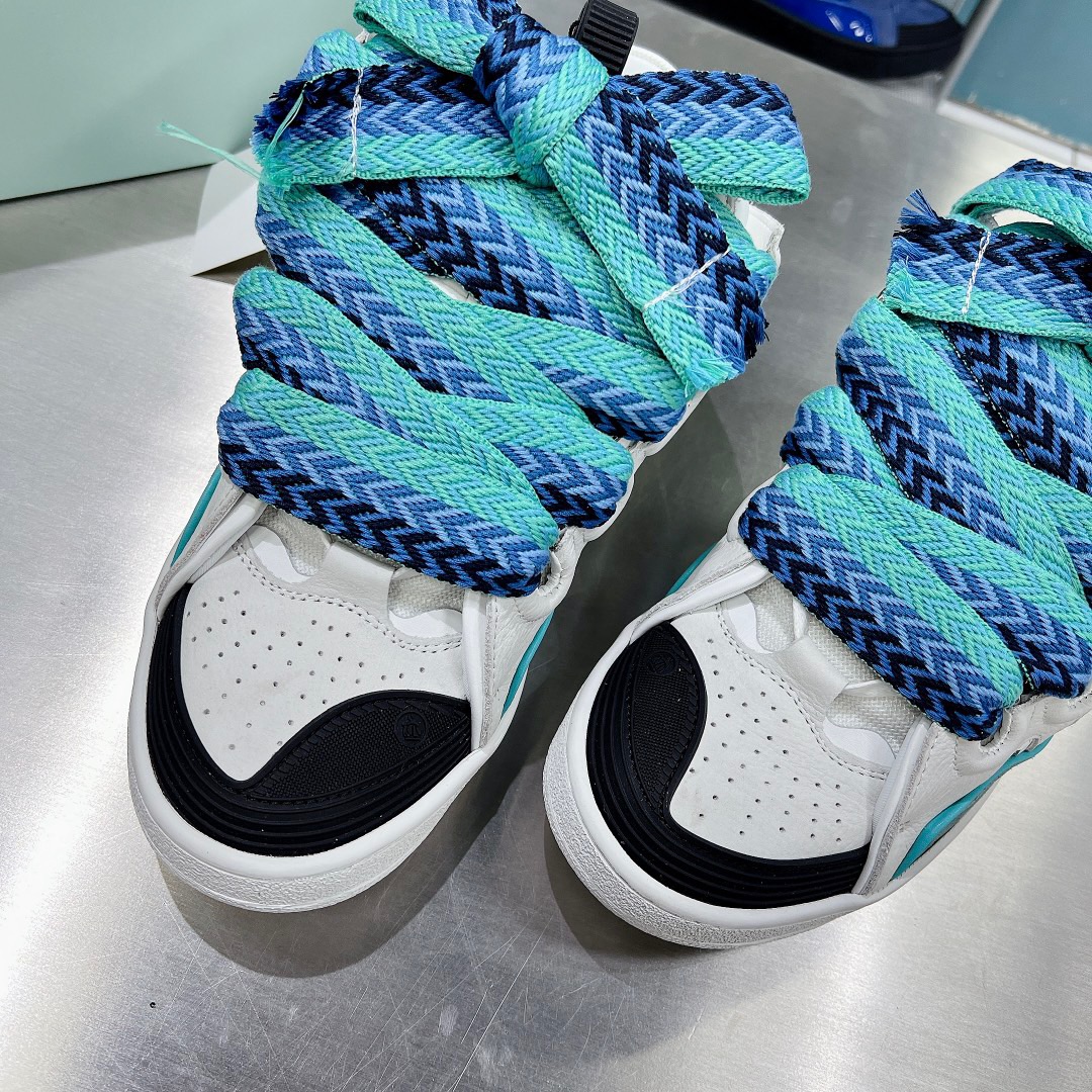 LAN Curb Sneaker 15