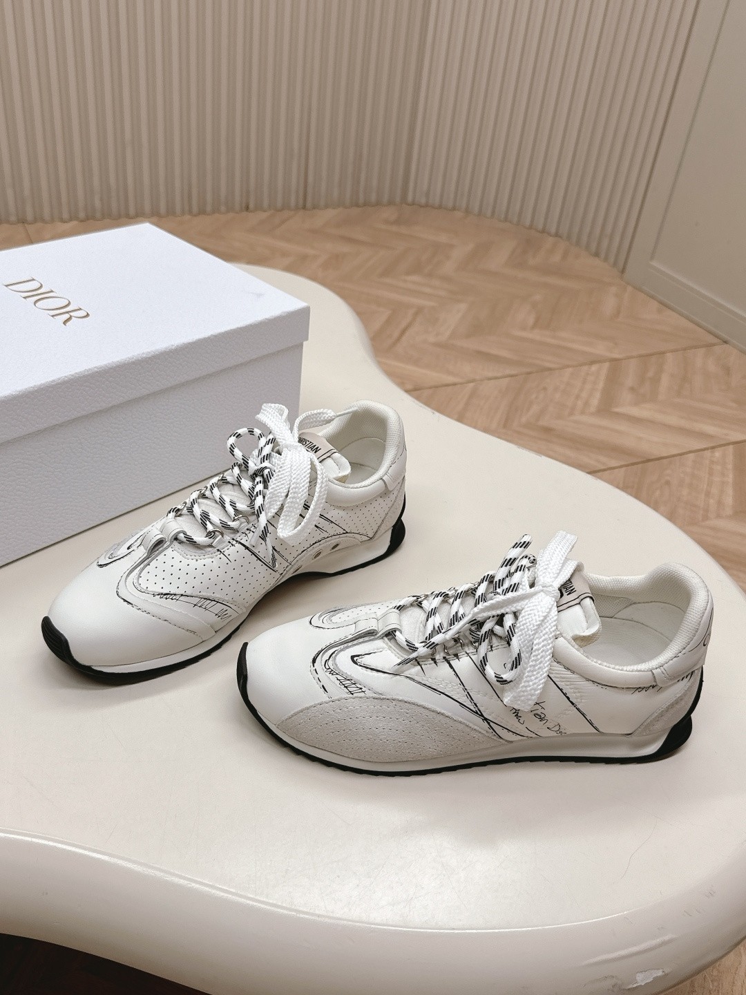 DR Sketch Sneaker