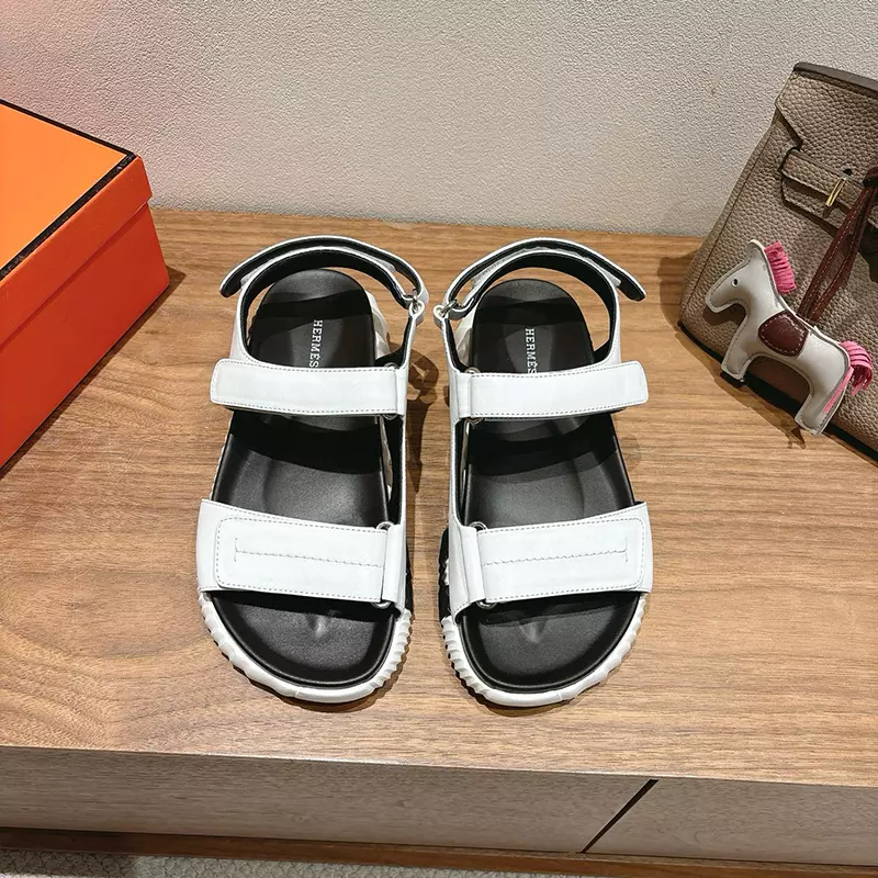 Fashion High Quality Sandals LX-872328