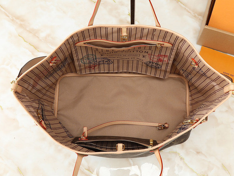 15.4″x12.6″x7.5″ Brown Prints apricot linning Leather Totebag with small pocket Adjustable Strap BB-921457