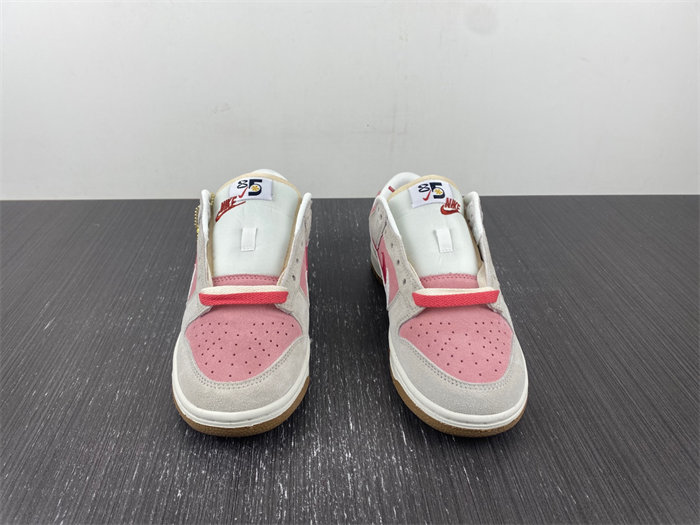 NK Dunk Low SE DO9457-110