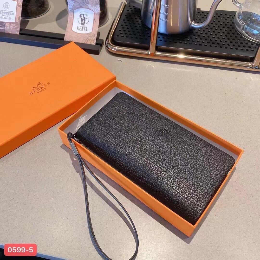 [Hermes] Black calfskin multi-functional wallet, extremely easy to use, new for spring/summer.