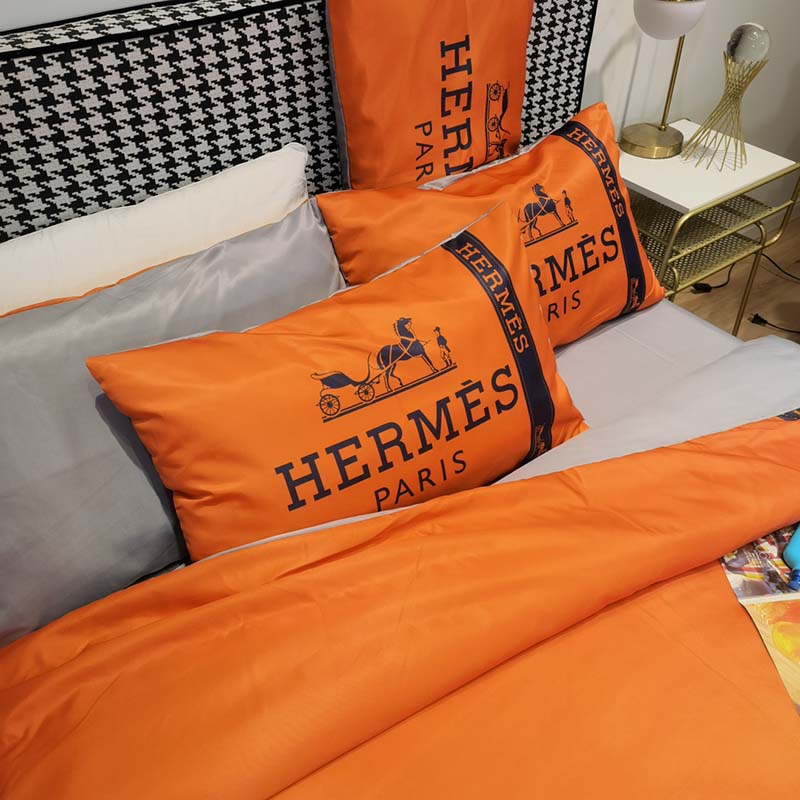 Fashion Pure Silk Digital Print Bedding Sets(1 Quilt,1 Sham,1 pillow cases)SJT-986038