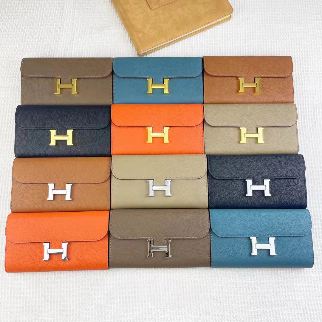 Hermes(エルメス)Constance財布とクラッチバッグ
