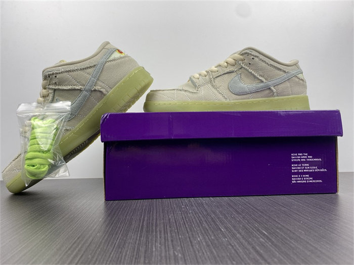 NK SB Dunk Low Mummy DM0774-111