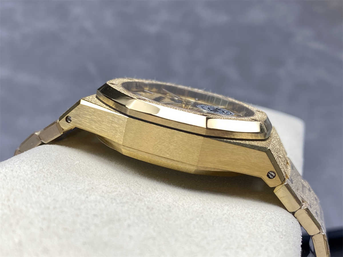 Audemars Piguet 26240 Replica – APS Frosted Gold Royal Oak Chronograph