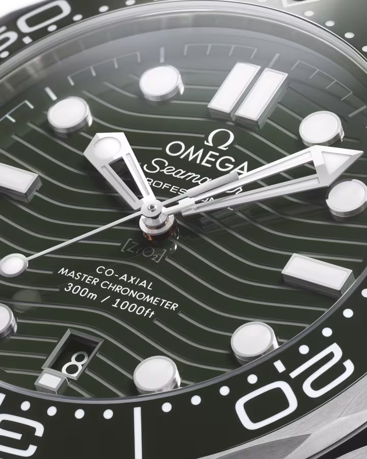 Omega Seamaster Diver 300M 42 mm, steel on rubber strap