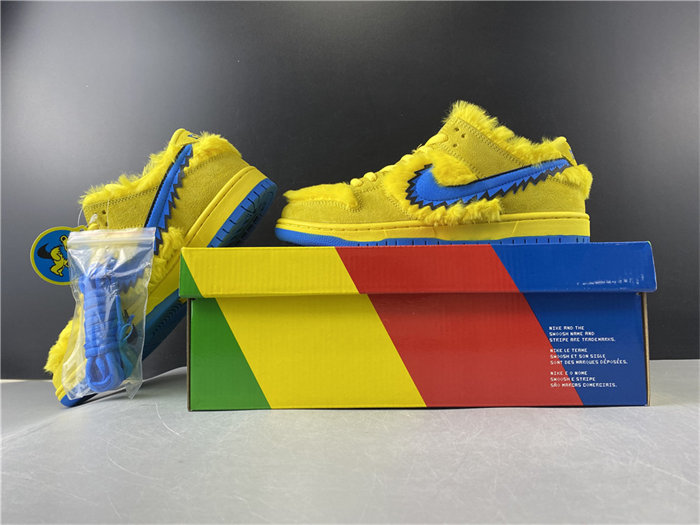 NK SB Dunk Low Grateful Dead Bears Opti Yellow CJ5378-700