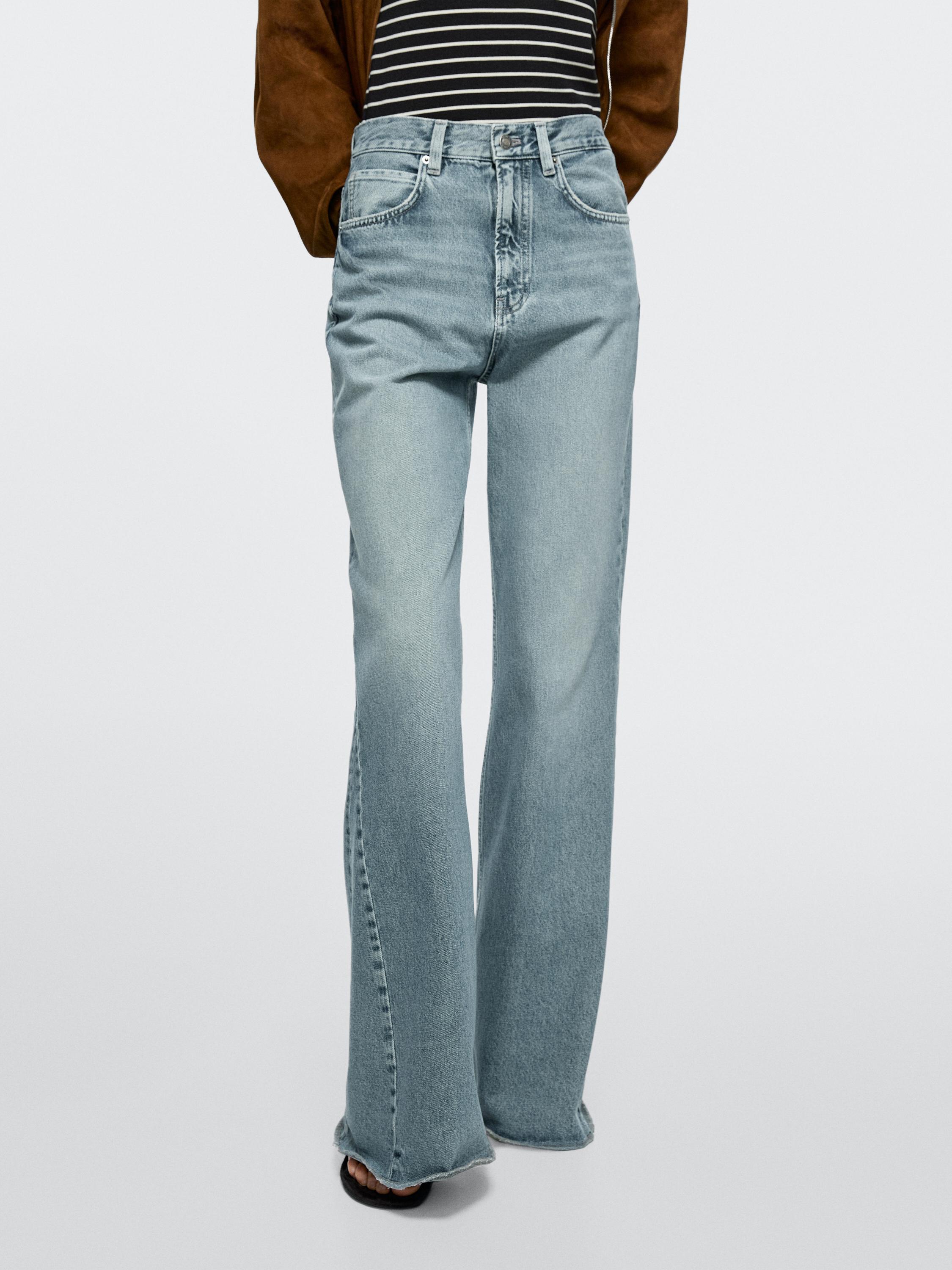 Jeans flare fit tiro alto
