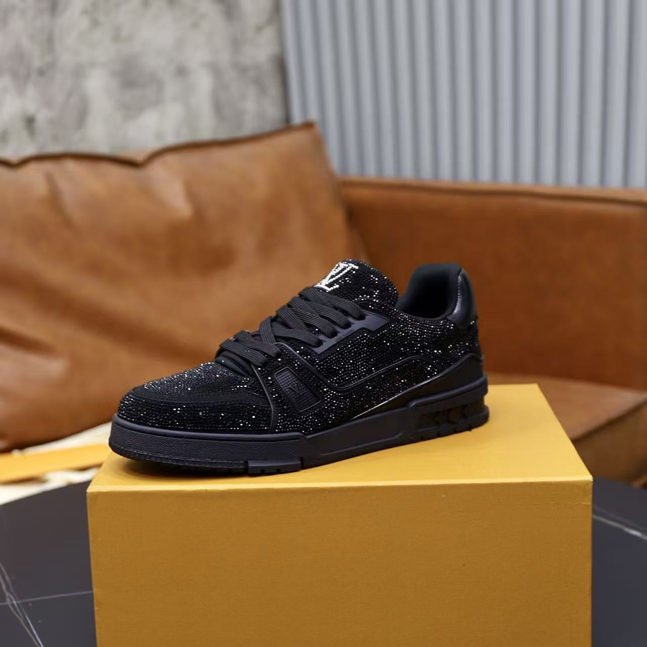 LV TRAINER