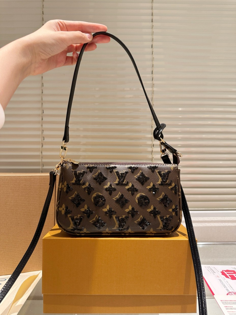 LV Shoulder bag 23.5*13.5*4cm