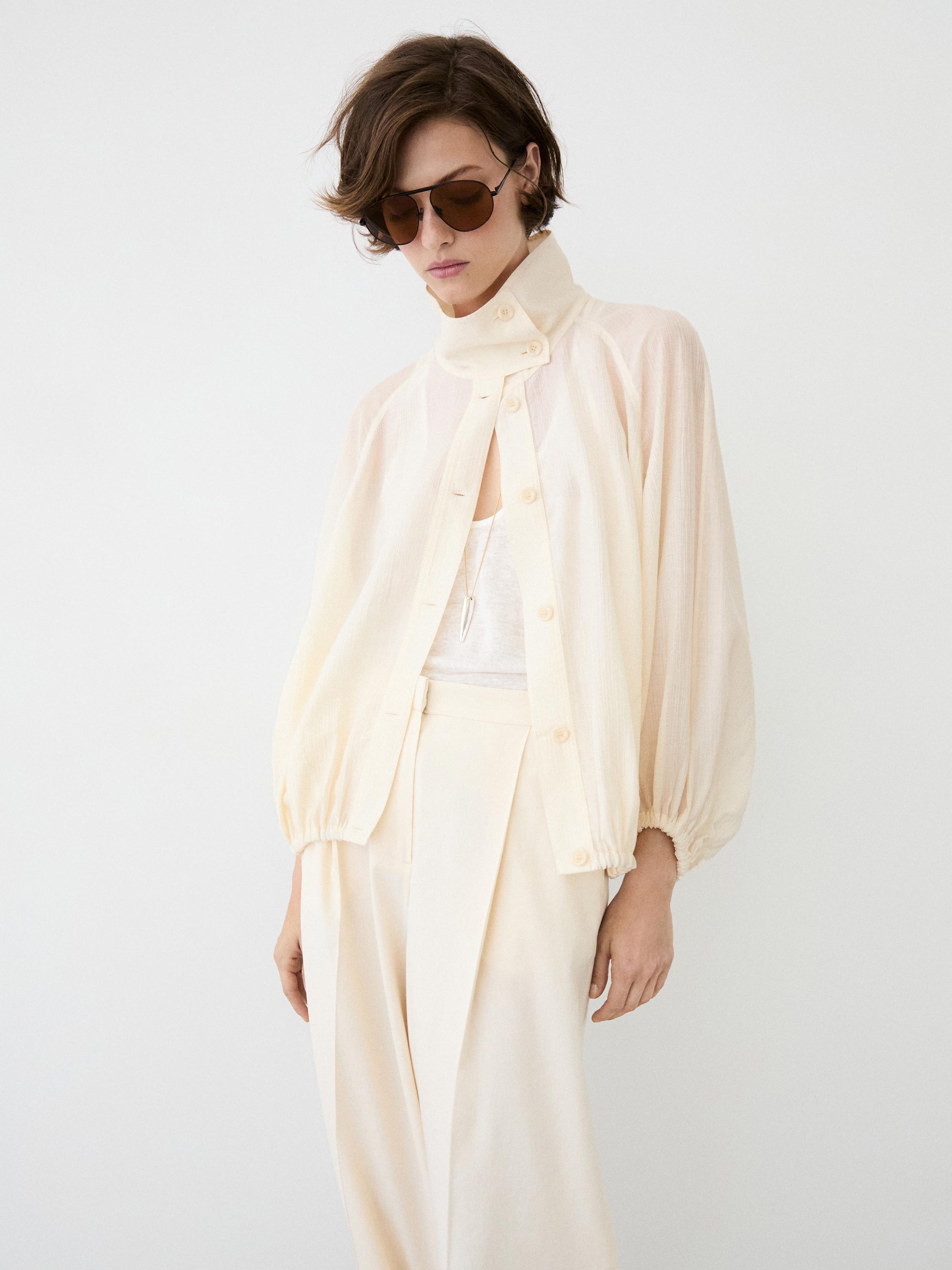 Chaqueta tipo bomber transparente