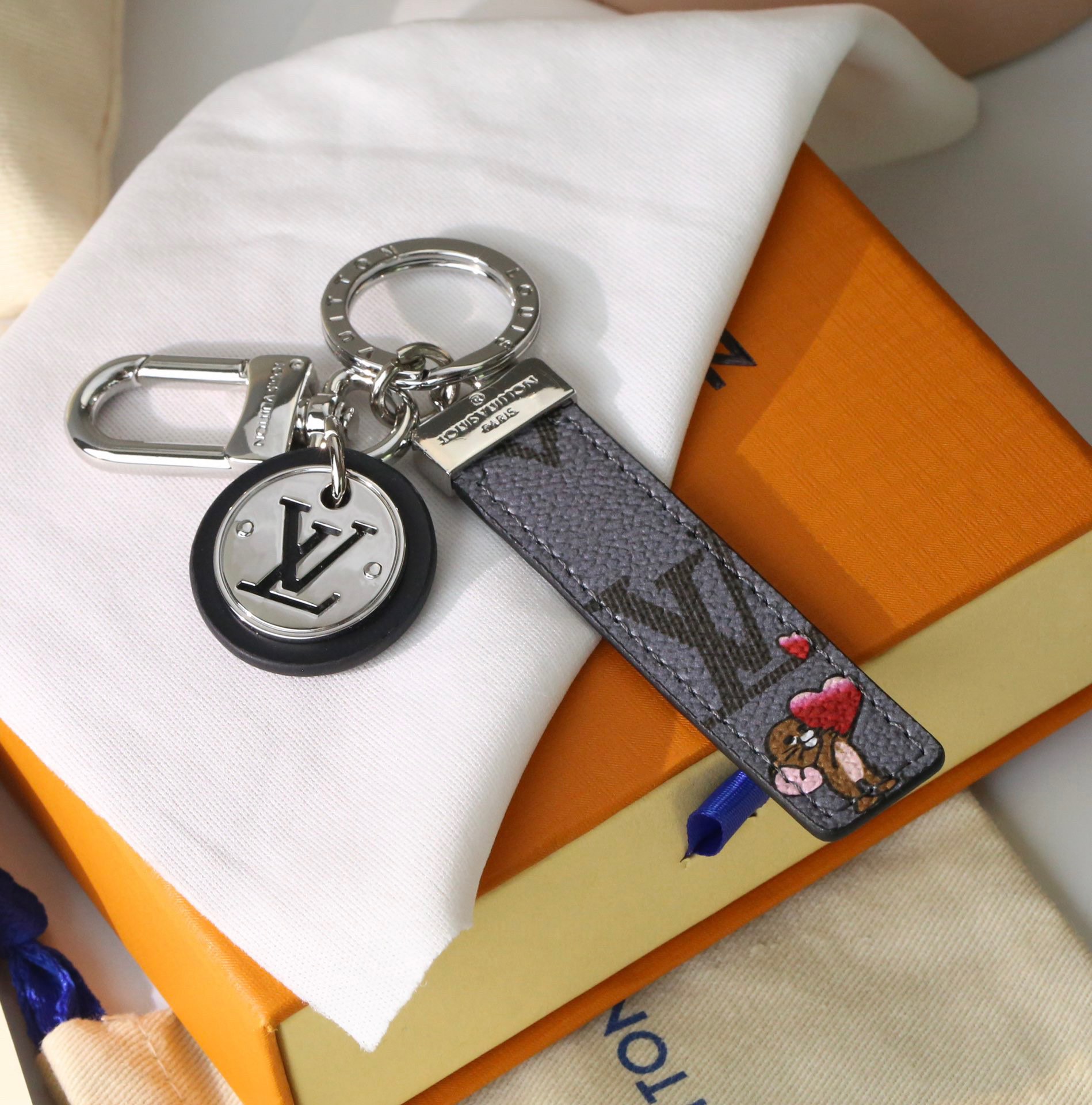 LV Key Ring（Multiple colors）
