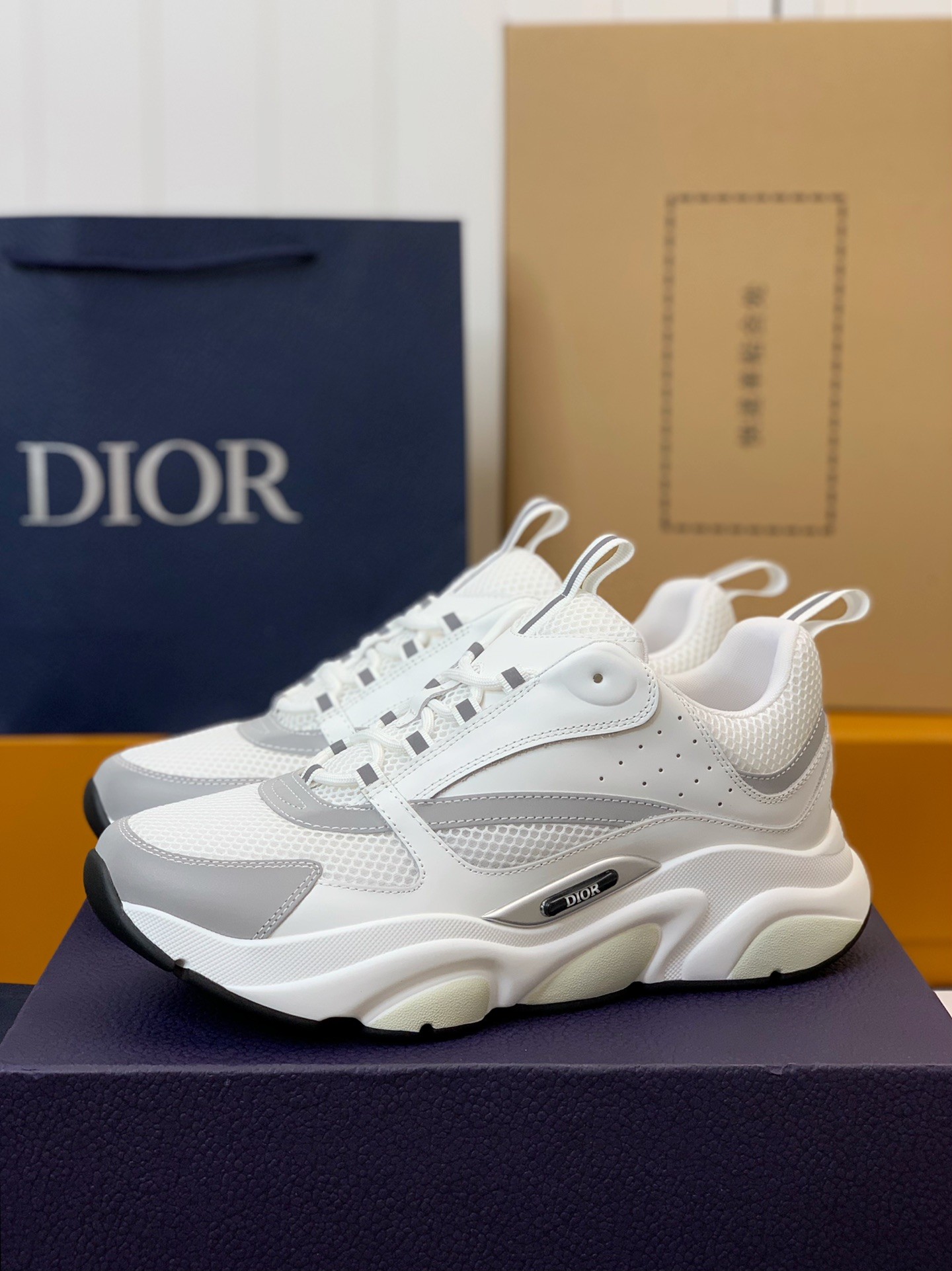 DR classic B22 Clunky Sneaker
