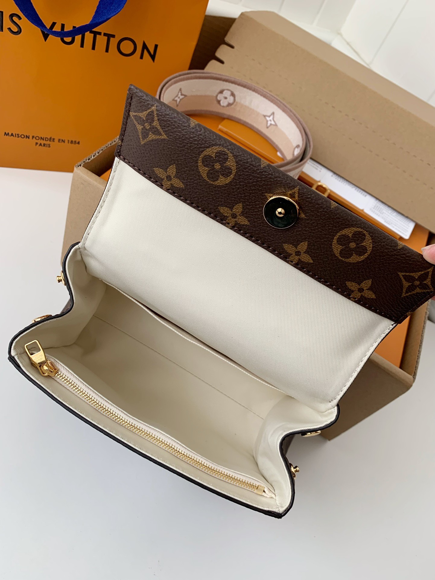 LV  CLUNY  20*16*7.5cm