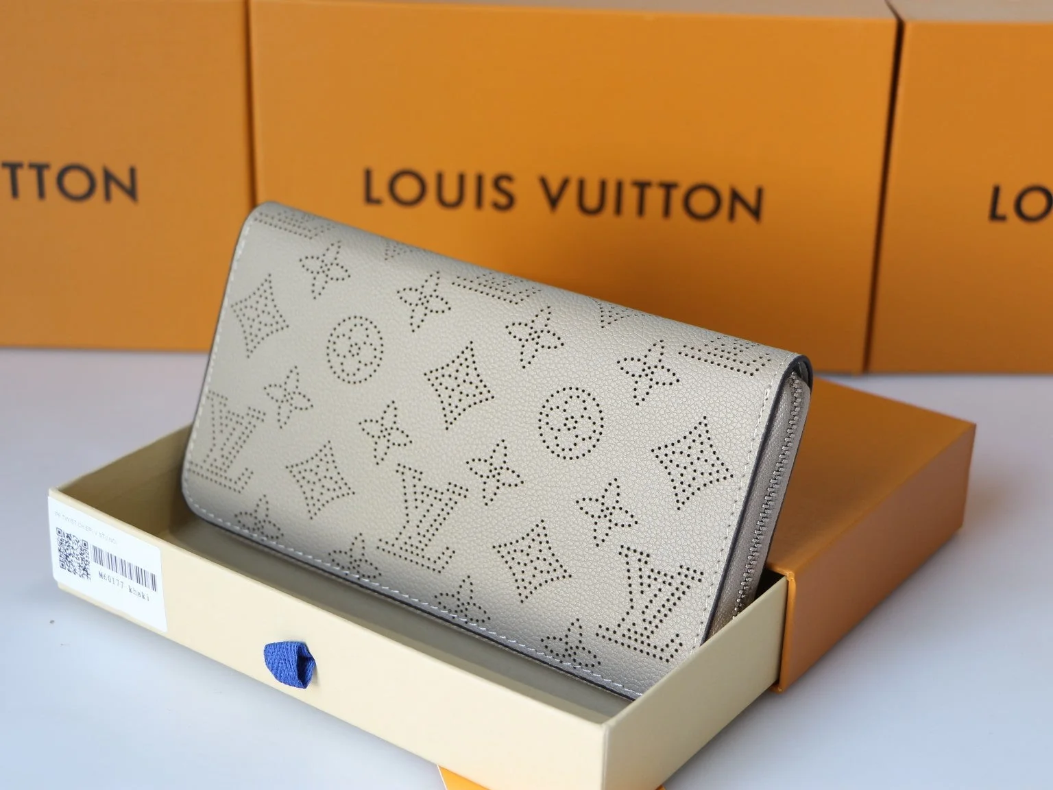 [Louis Vuitton] Fast Delivery / Distinctive Design ♪ Long Wallet - Perfect for Gifts