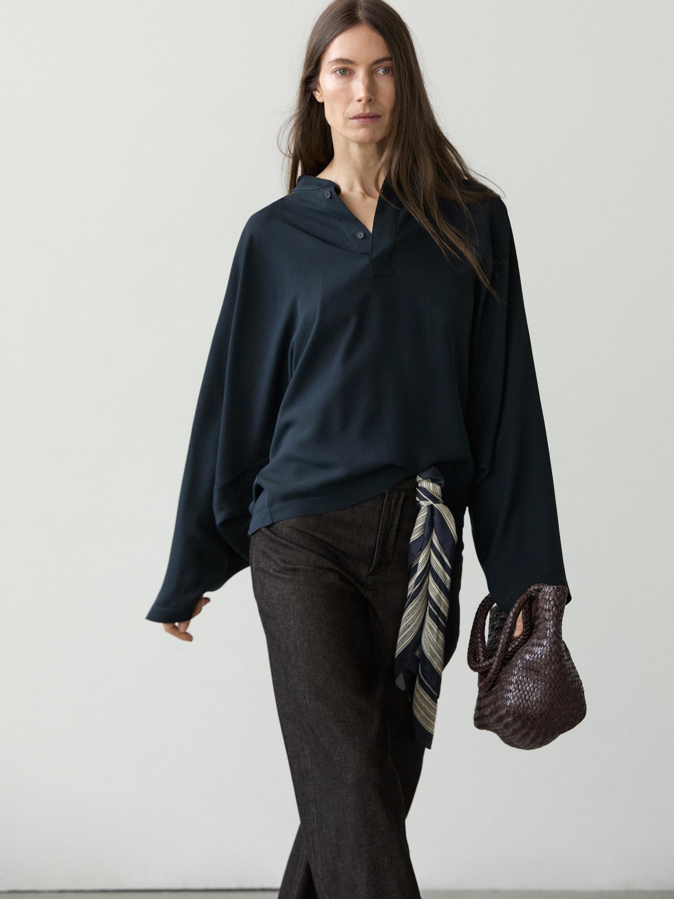 Blusa fluida cuello mao