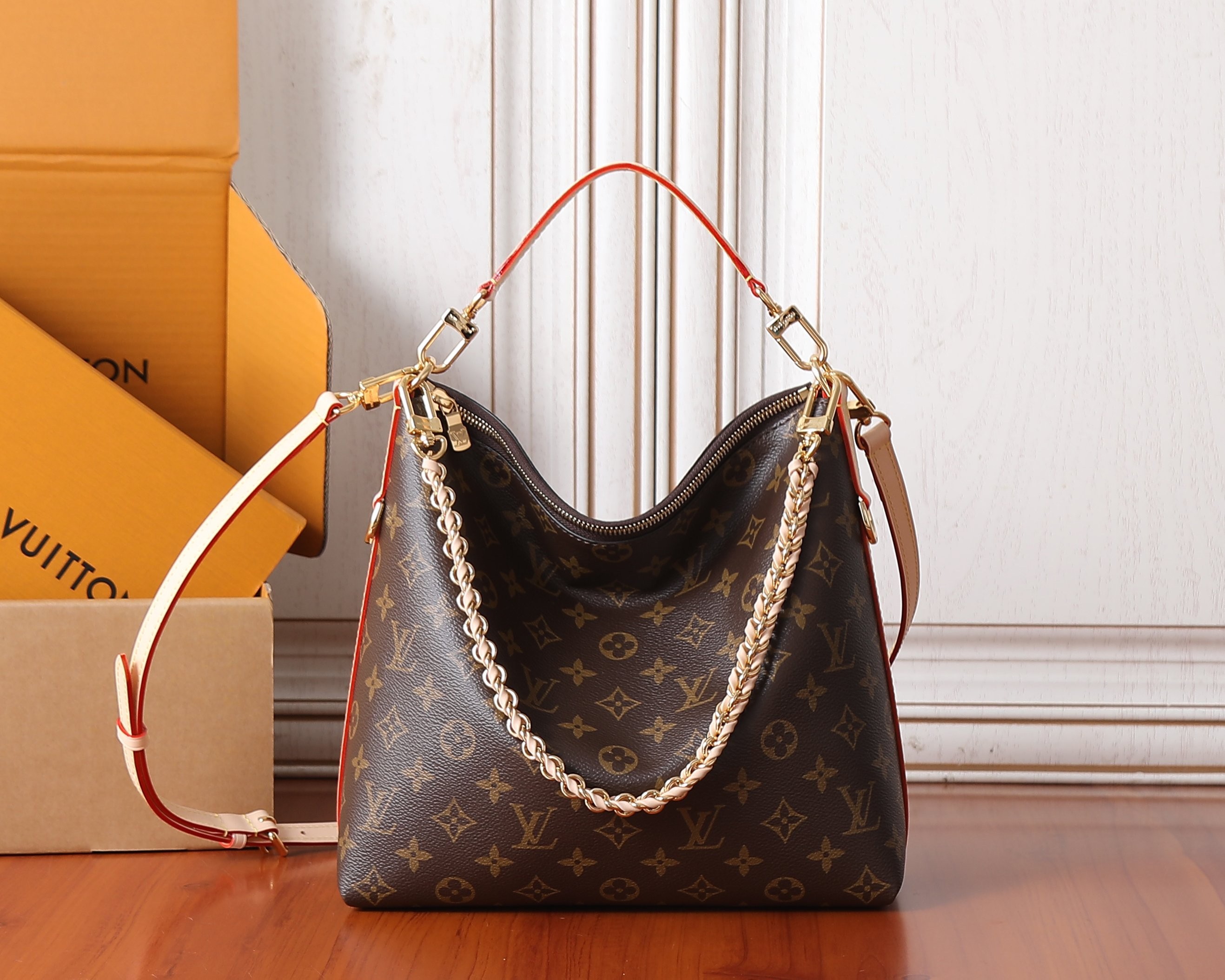 LV MULTIPASS Shoulder bag 30x26x10cm