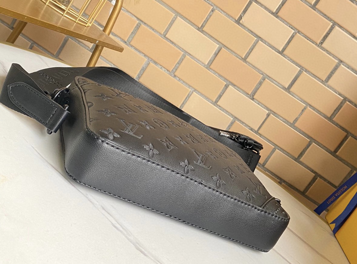 Adjustable strap Woman’s Handbag 10.6″x1.8″x7.3″ BB-9180001000179