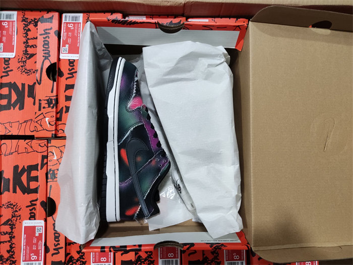 NK Dunk Low Graffiti Pink DM0108-002
