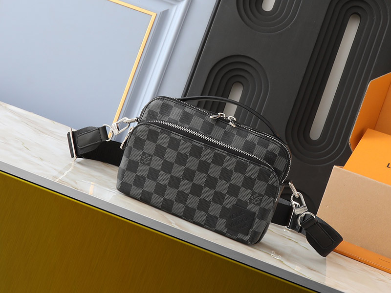 Size 8.9″x6.3″x3.0″ Grey Squares Leather Beltbag With Adjustable Strap BB-921555