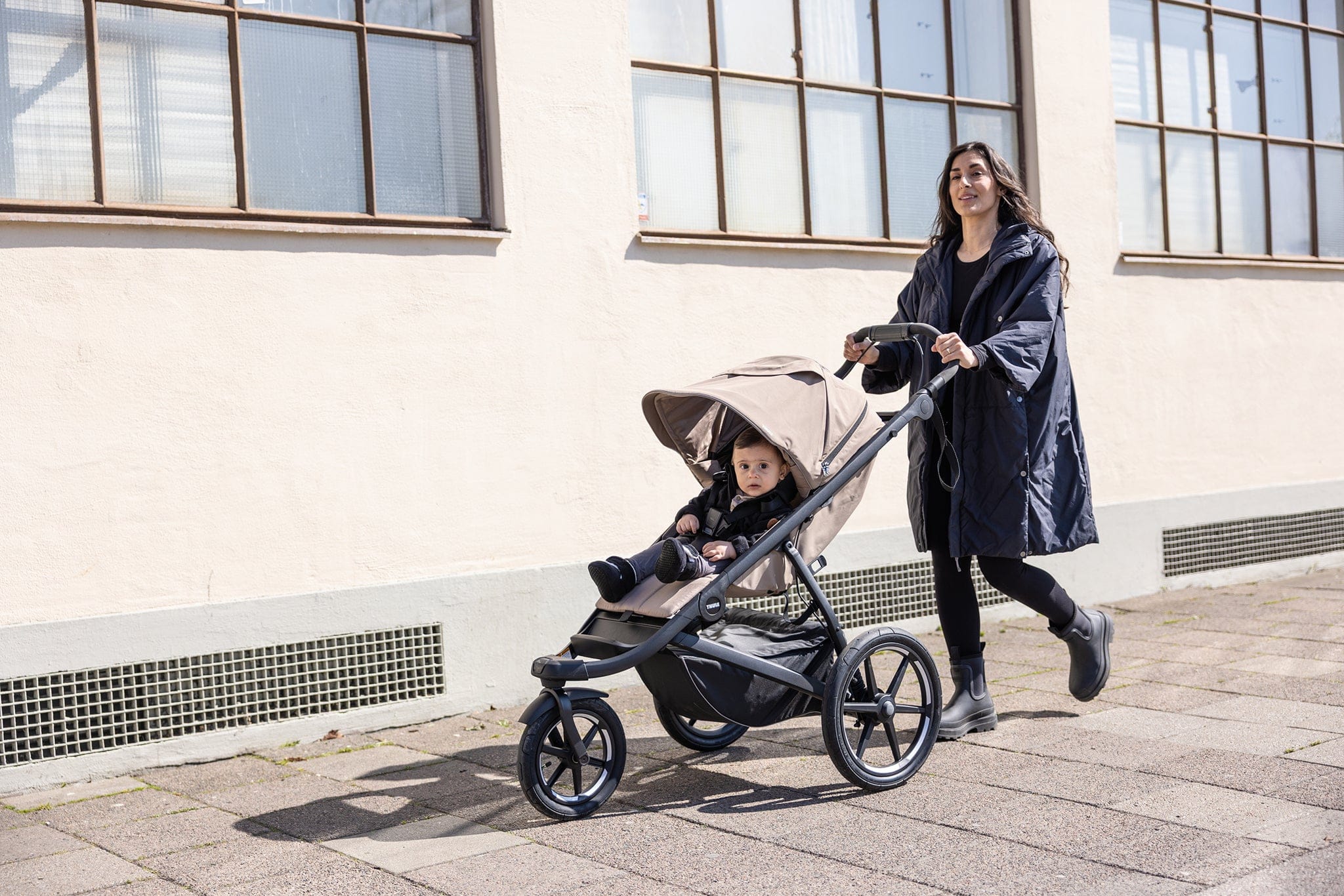 Thule Urban Glide 3 Single Jogging Stroller with NON-Magnetic Buckle + Cup Holder - Tinted Taupe