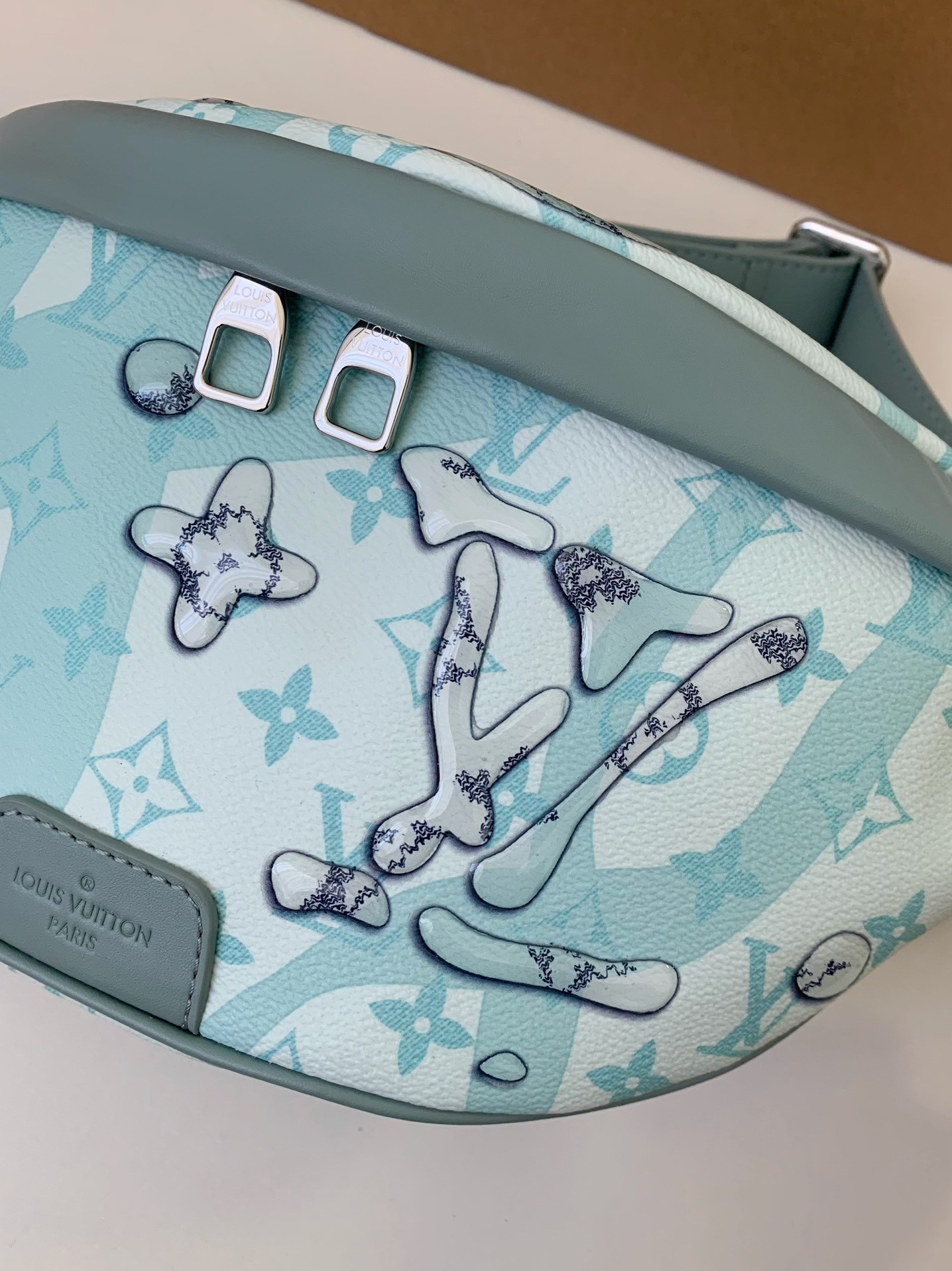 LV DISCOVERY 44*15*9cm