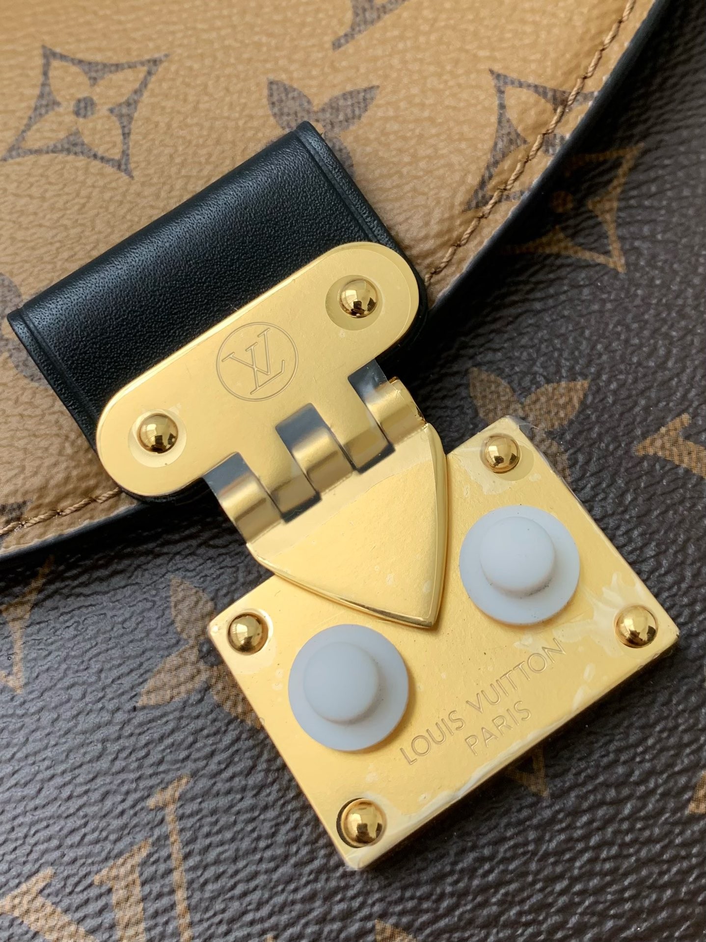 LV S23 M46548 23.5*16.5*8cm