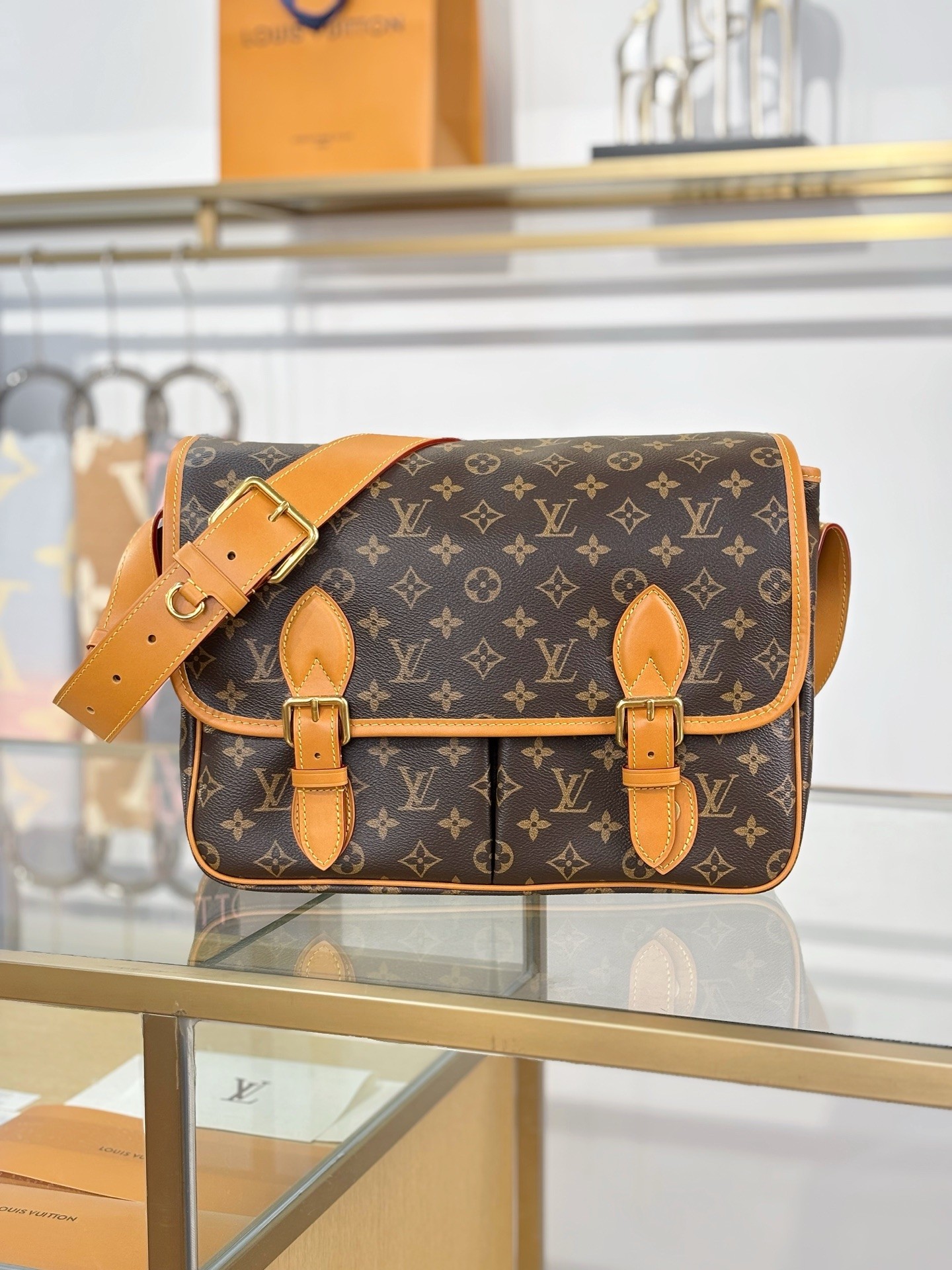 LV SATCHEL Messenger Bags M14723 35.5x24x12cm