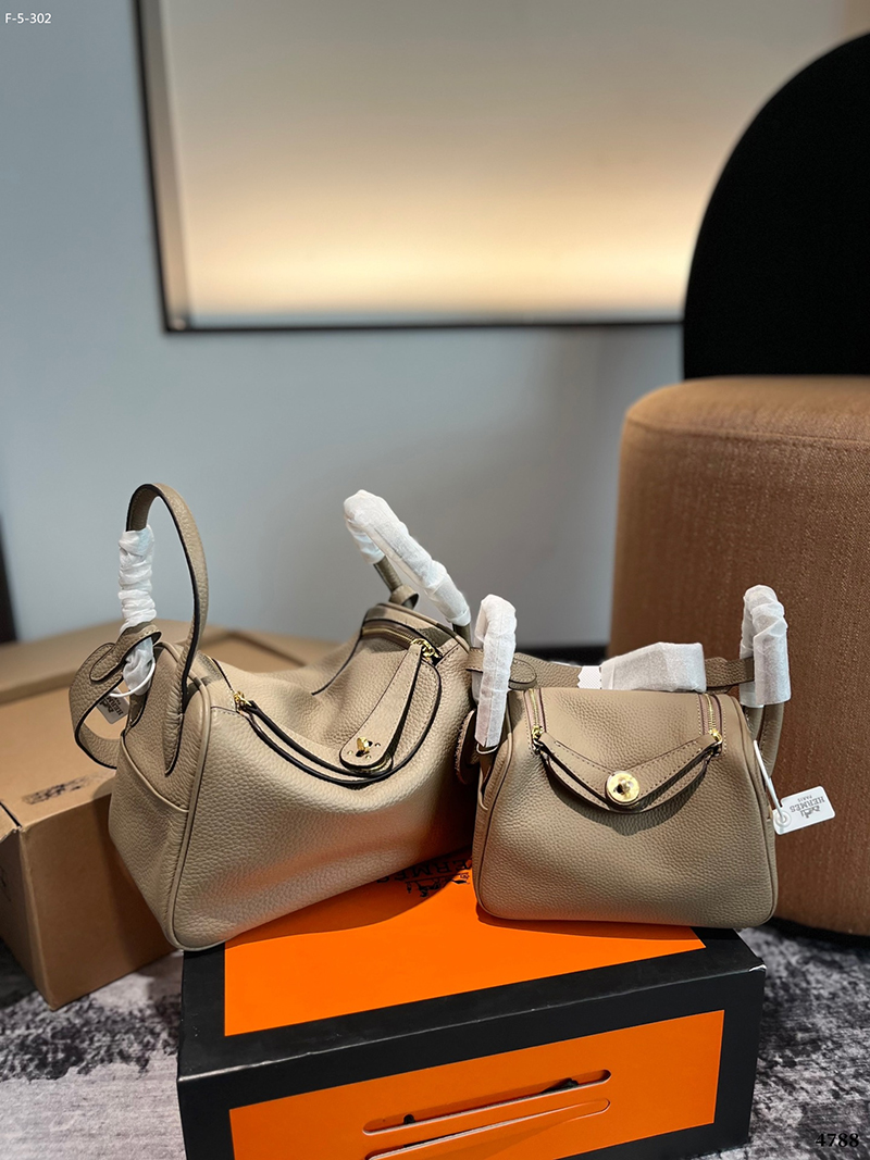Big:10.2″x6.3″ Small:7.1″x5.1″ leather Woman’s Handbag BB-921048