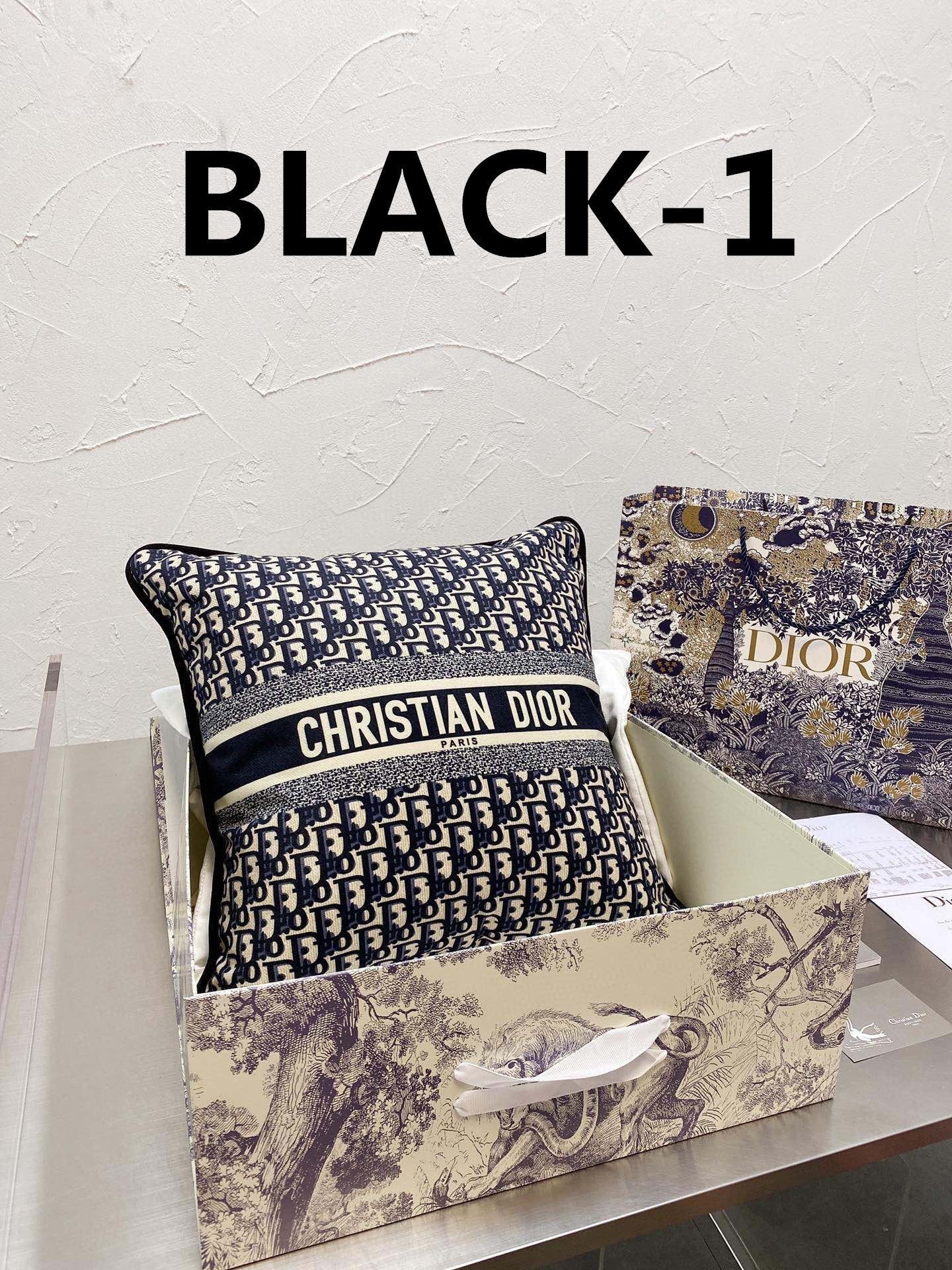 【Dior】New Arrival★Logo/Embroidery★Small Cushion ♪Available in 10 Colors
