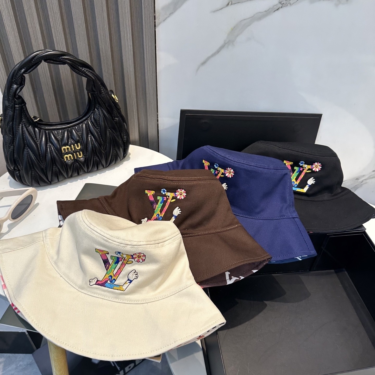 LV Hat（Multiple colors）