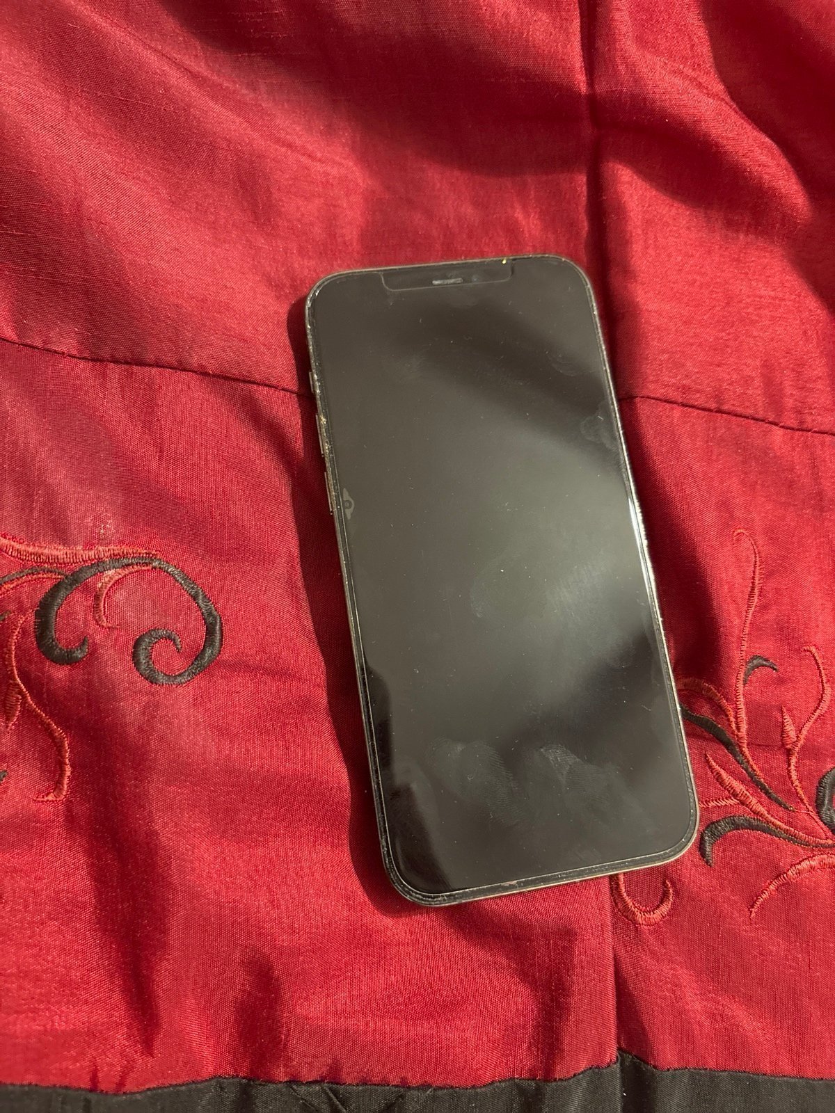 iPhone 12 pro 6V93