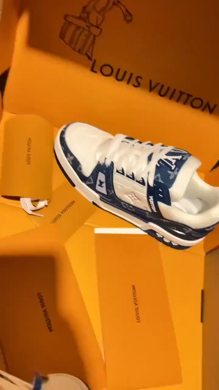 LV TRAINER 1A8FN8 Sneakers