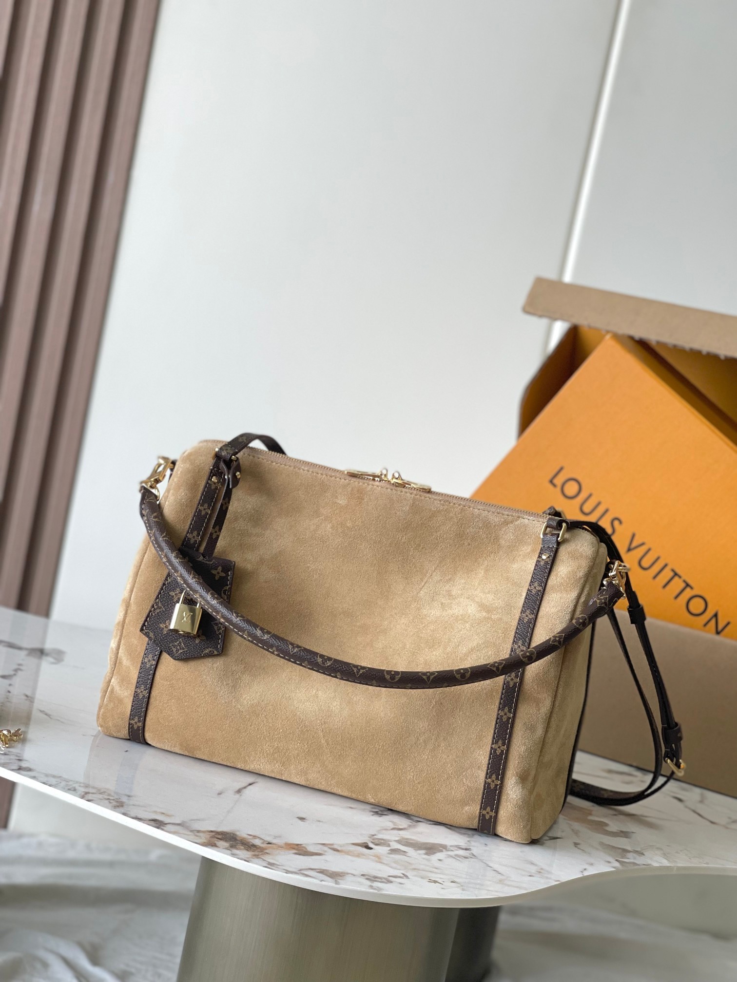 LV Exess M26358 24x18.5x36cm