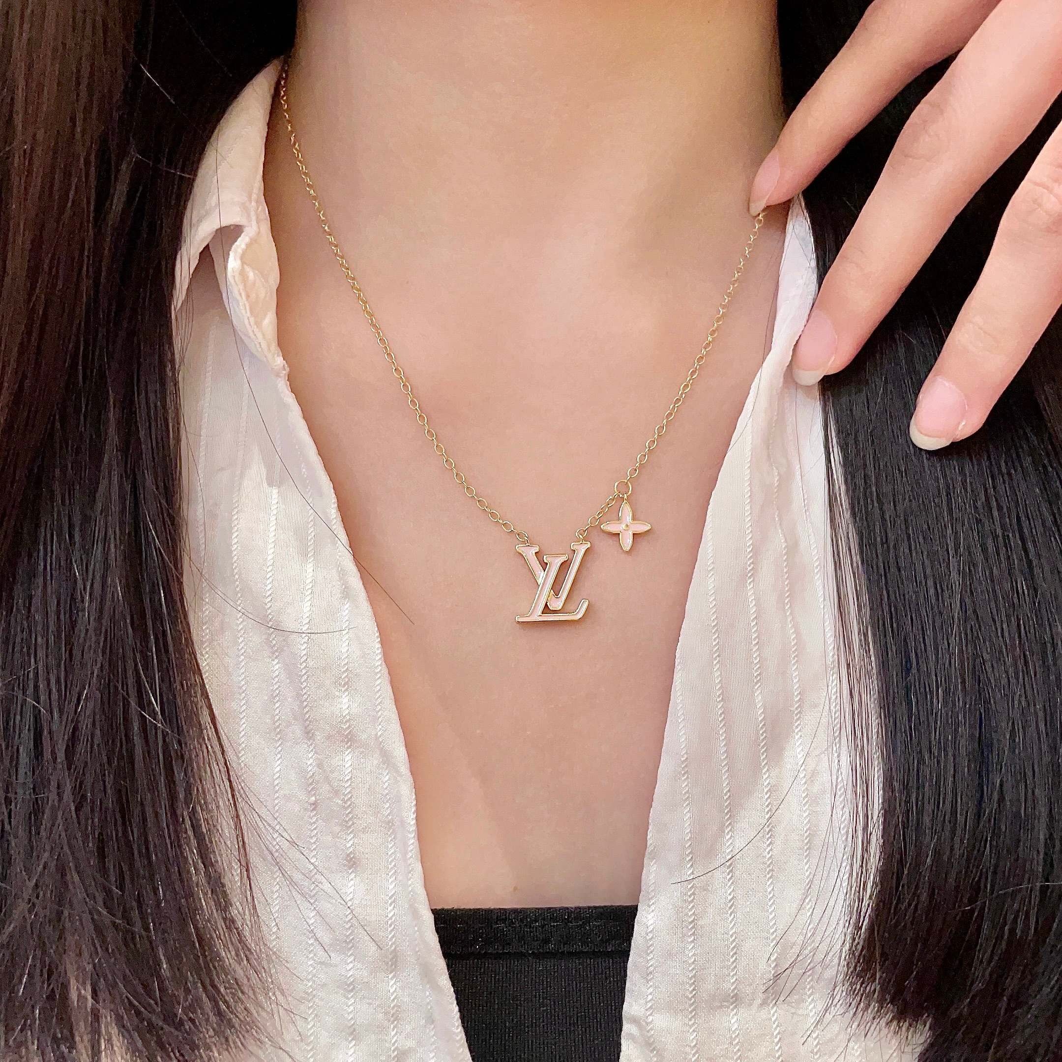 LV Necklace（Multiple colors）
