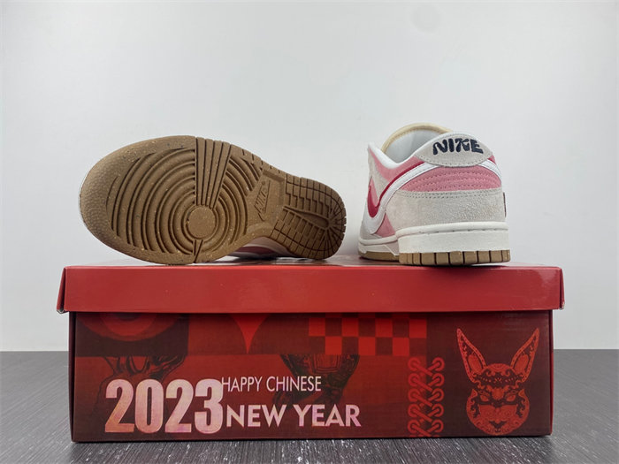 NK Dunk Low SE DO9457-110