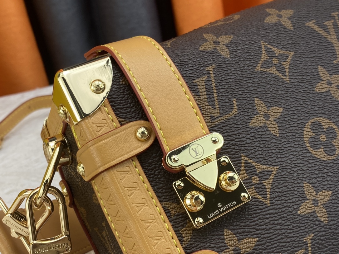 Crossbody bag with Adjustable strap 7.1″x4.9″x3.1″ BB-918000692