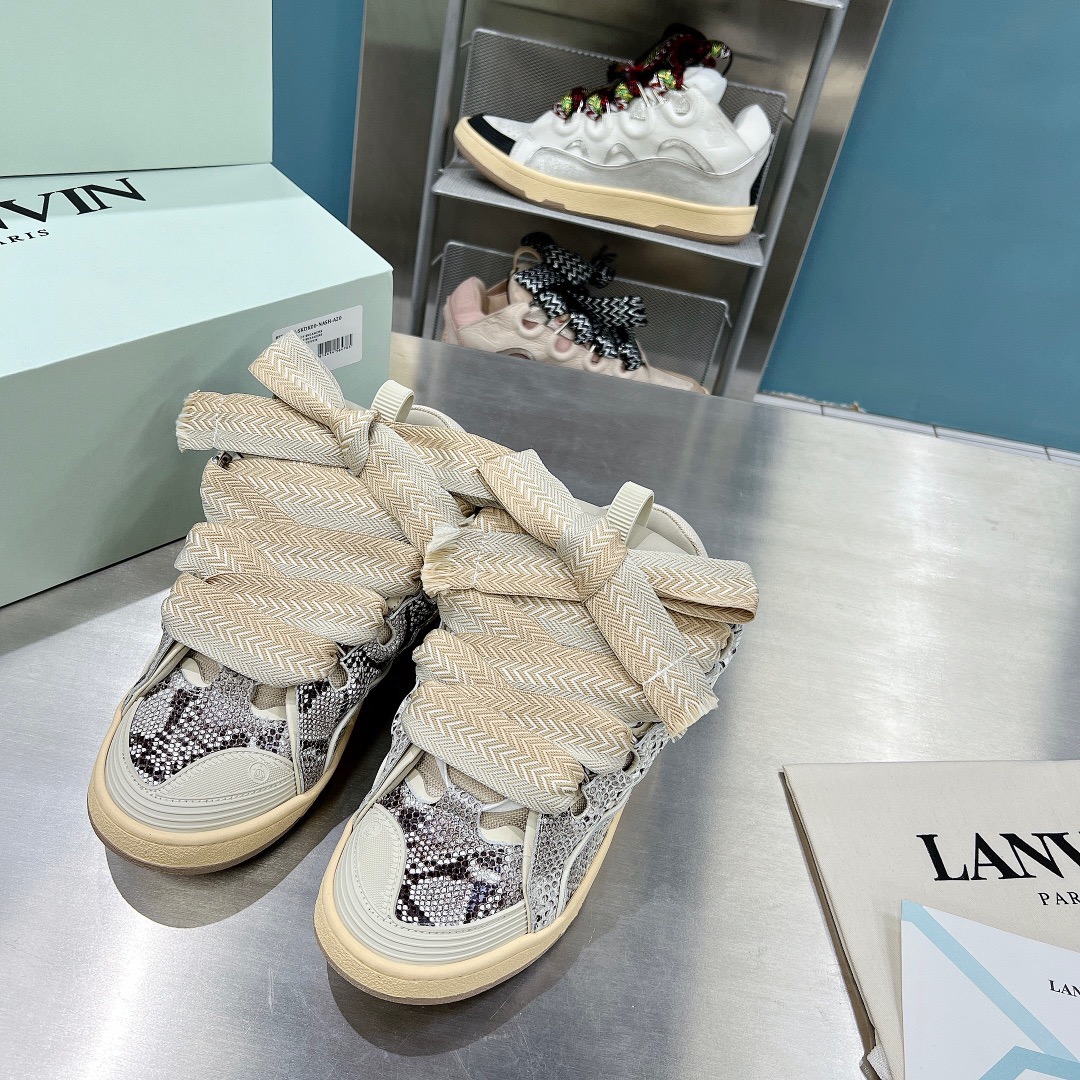 LAN Leather Curb 7