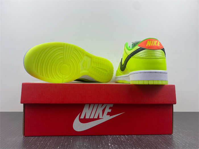 NK Dunk Low “Glow in the Dark” FJ4610-702