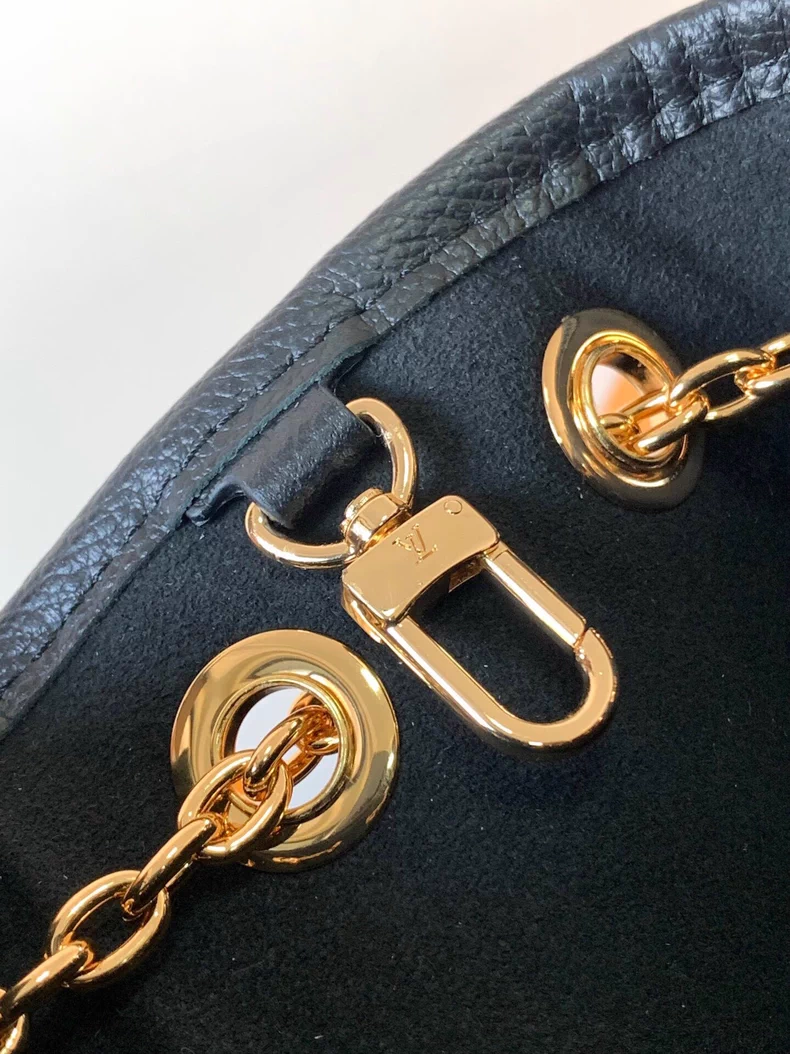 LOUIS VUITTON M47209 LV Bundle