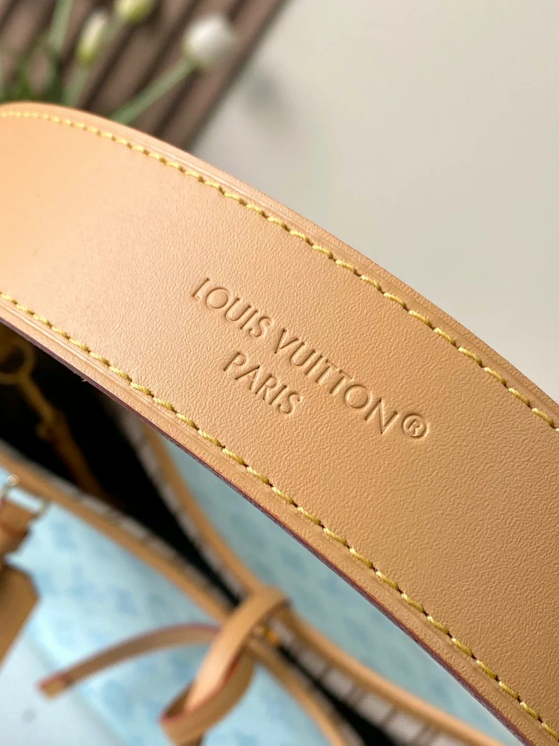 LOUIS VUITTON M27532 CarryAll PM