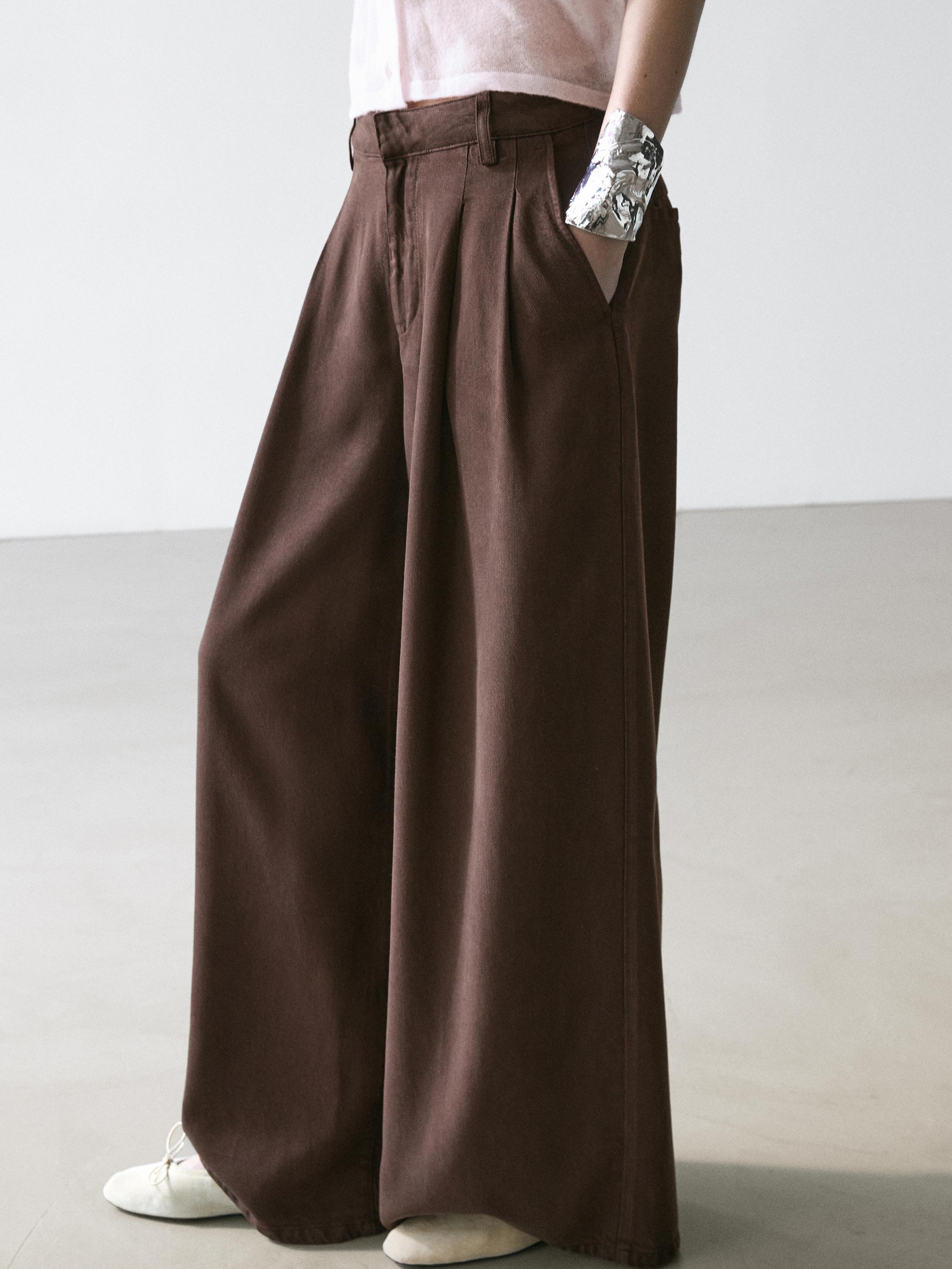Pantalón pliegues wide leg