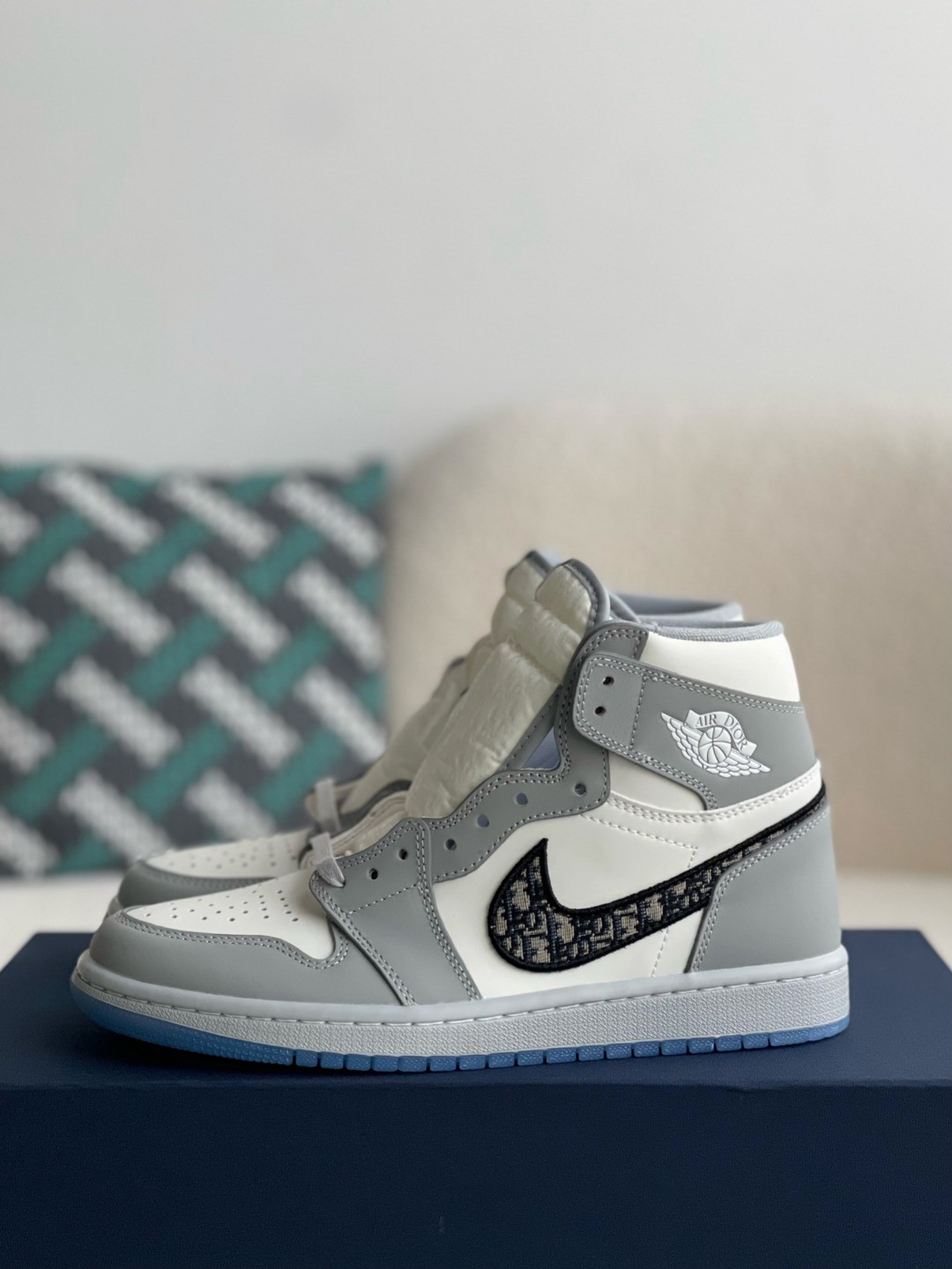DR X NK JRD 1 Sneaker