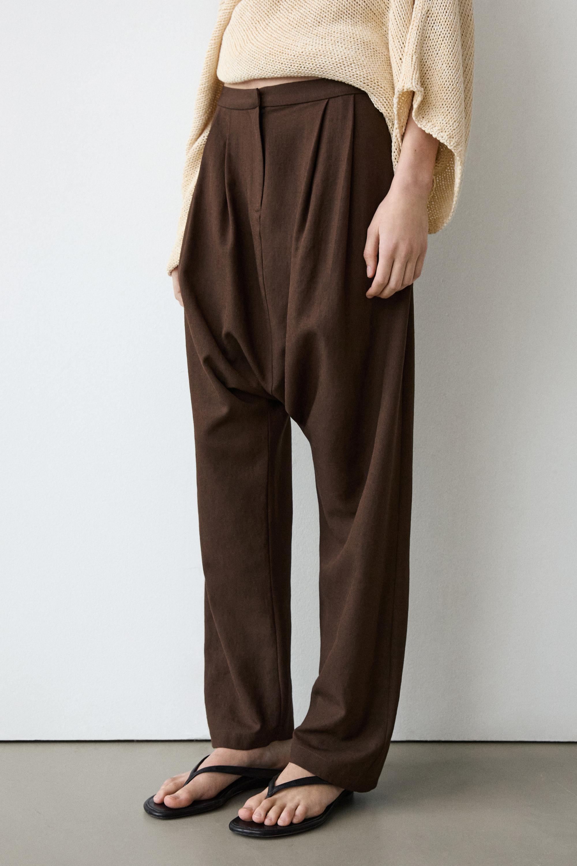 Pantalón baggy detalle pliegues