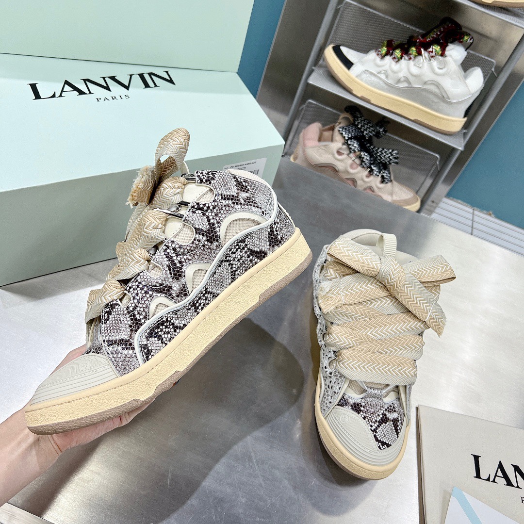 LAN Leather Curb 7