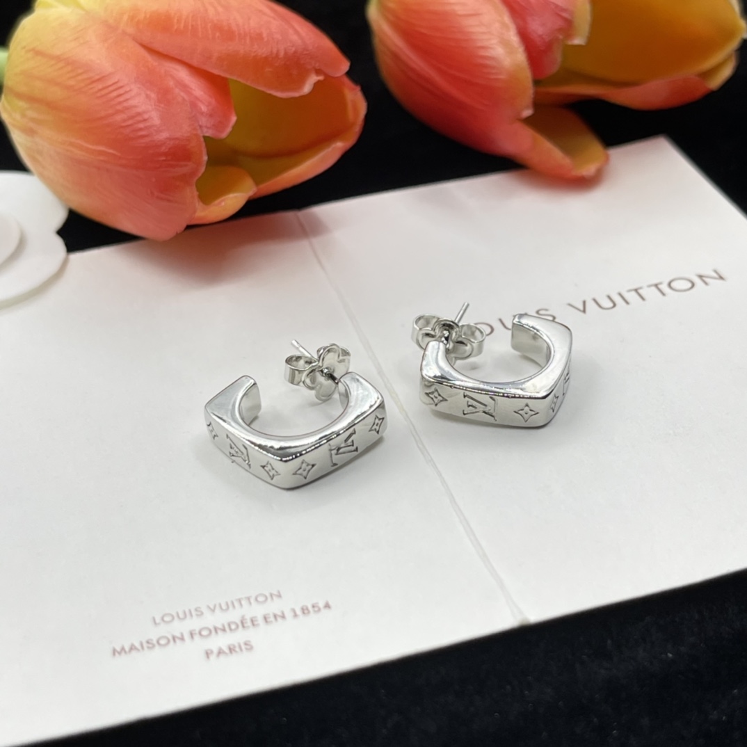 Earrings VVED-9110080
