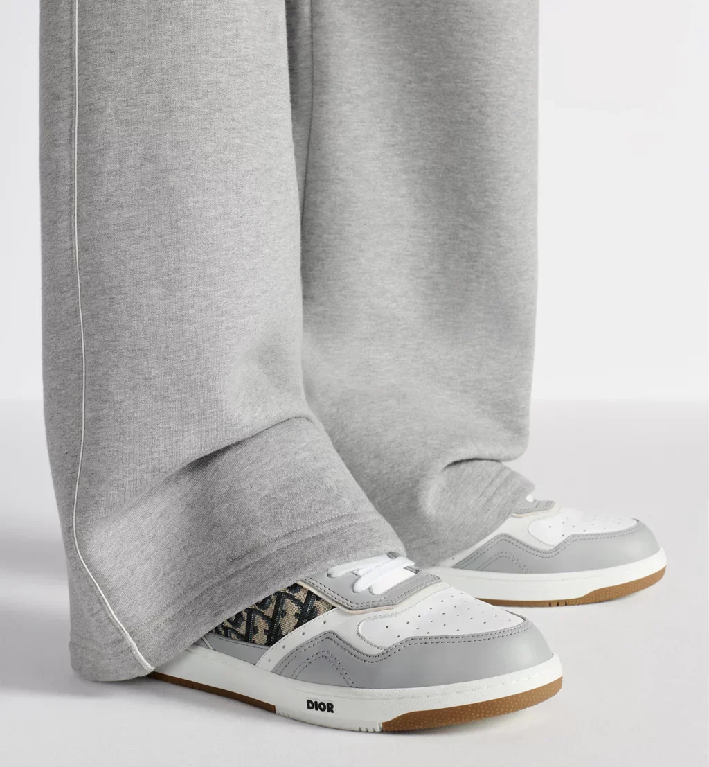 DR B27 Uptown Low-Top Sneaker