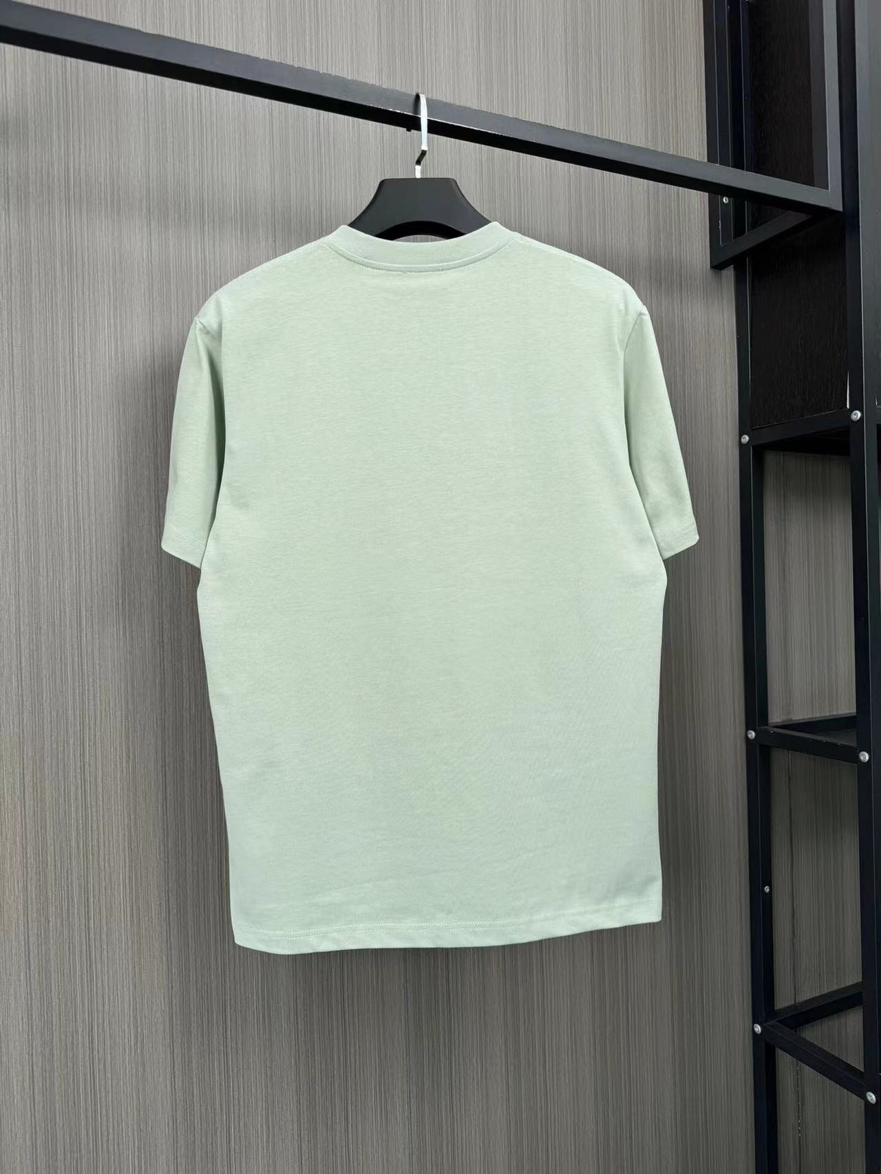 DR flocked letter print short sleeve