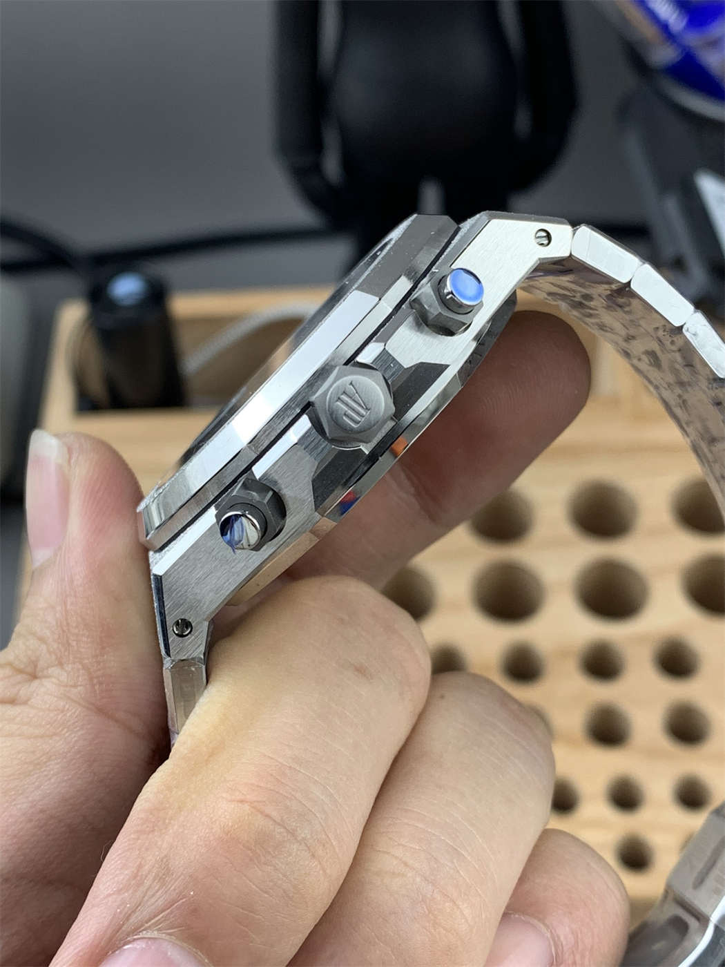 AP Royal Oak 26240 Replica – APS Factory Frosted White Gold Grey Dial 41mm